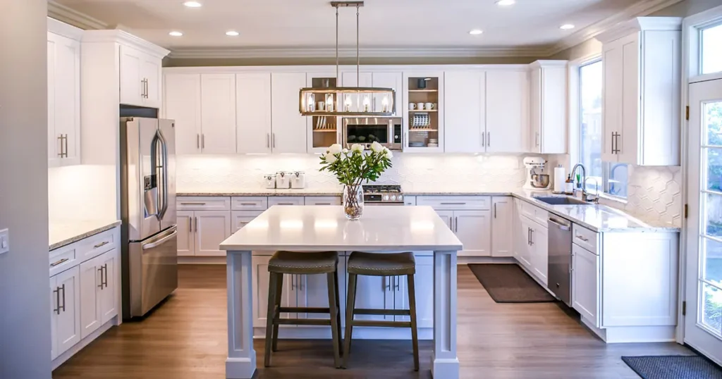 What Is the Correct Order to Clean a House?